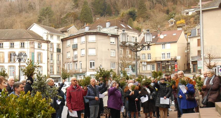 Bénédiction du buis sur le parvis de l'église de Plombières-les-Bains